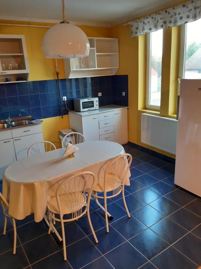 Gabor Pal 1 Apartman 1 Szoba Dunafoldvar Dış mekan fotoğraf