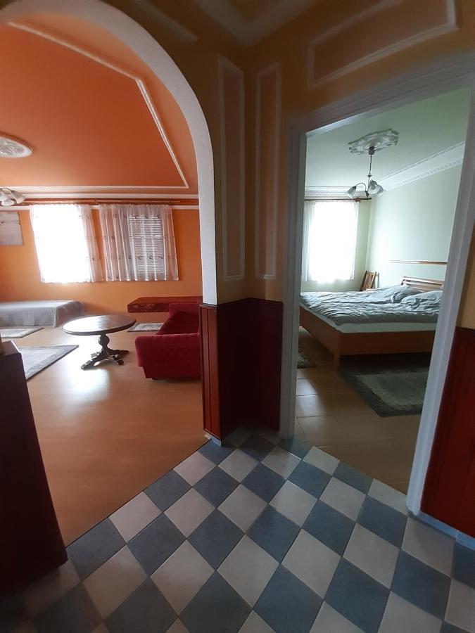 Gabor Pal 1 Apartman 1 Szoba Dunafoldvar Dış mekan fotoğraf